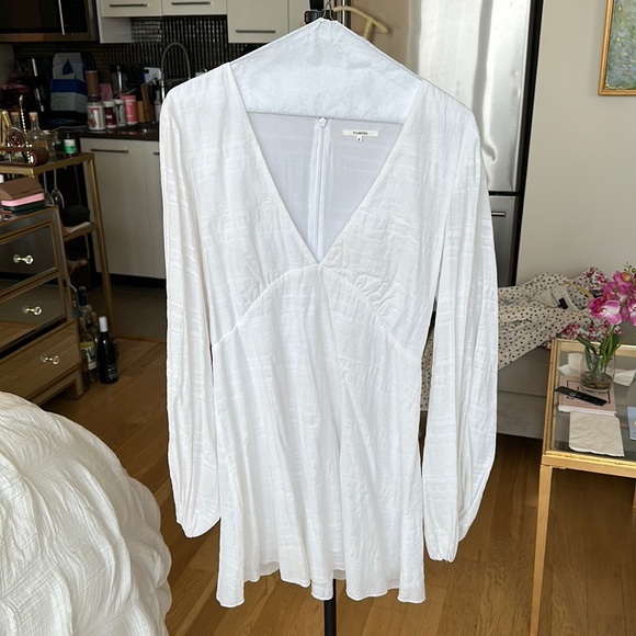 Ryland Dress in Ivory By Tularosa Size Small - Picture 2 of 10